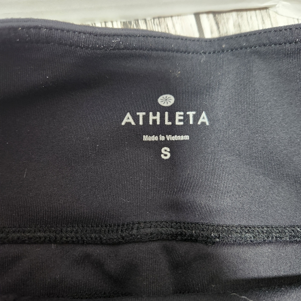 2 )‎ pair Athleta cropped leggings  #983309 - Picture 3 of 8